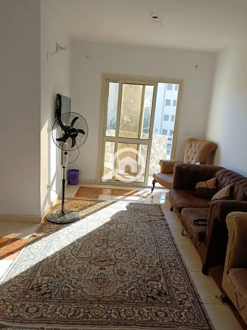 شقة 90م للبيع في 6 أكتوبر الجديدة ال800 فدان على شارع رئيسي