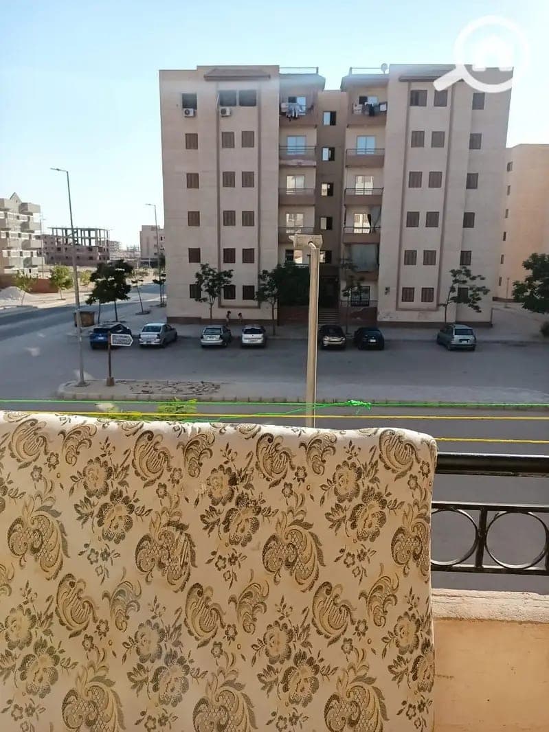 شقة 90م للبيع في 6 أكتوبر الجديدة ال800 فدان على شارع رئيسي — صورة 2 من 5