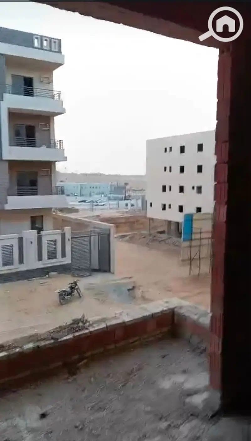 شقة 215م - 3 غرف نوم - التجمع الخامس - كاش 5,375,000 — صورة 2 من 3